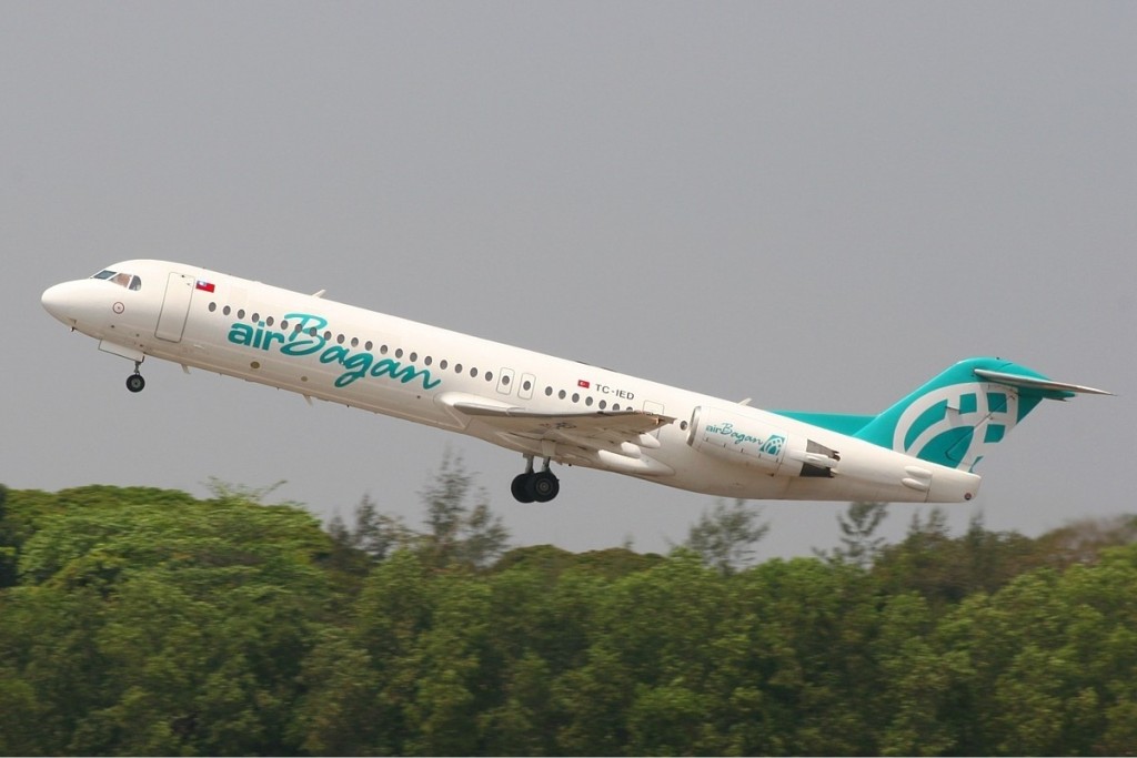credit: http://flightsnation.com/wp-content/uploads/2016/02/Air_Bagan_Fokker_100_MRD-2-wikipic.jpg