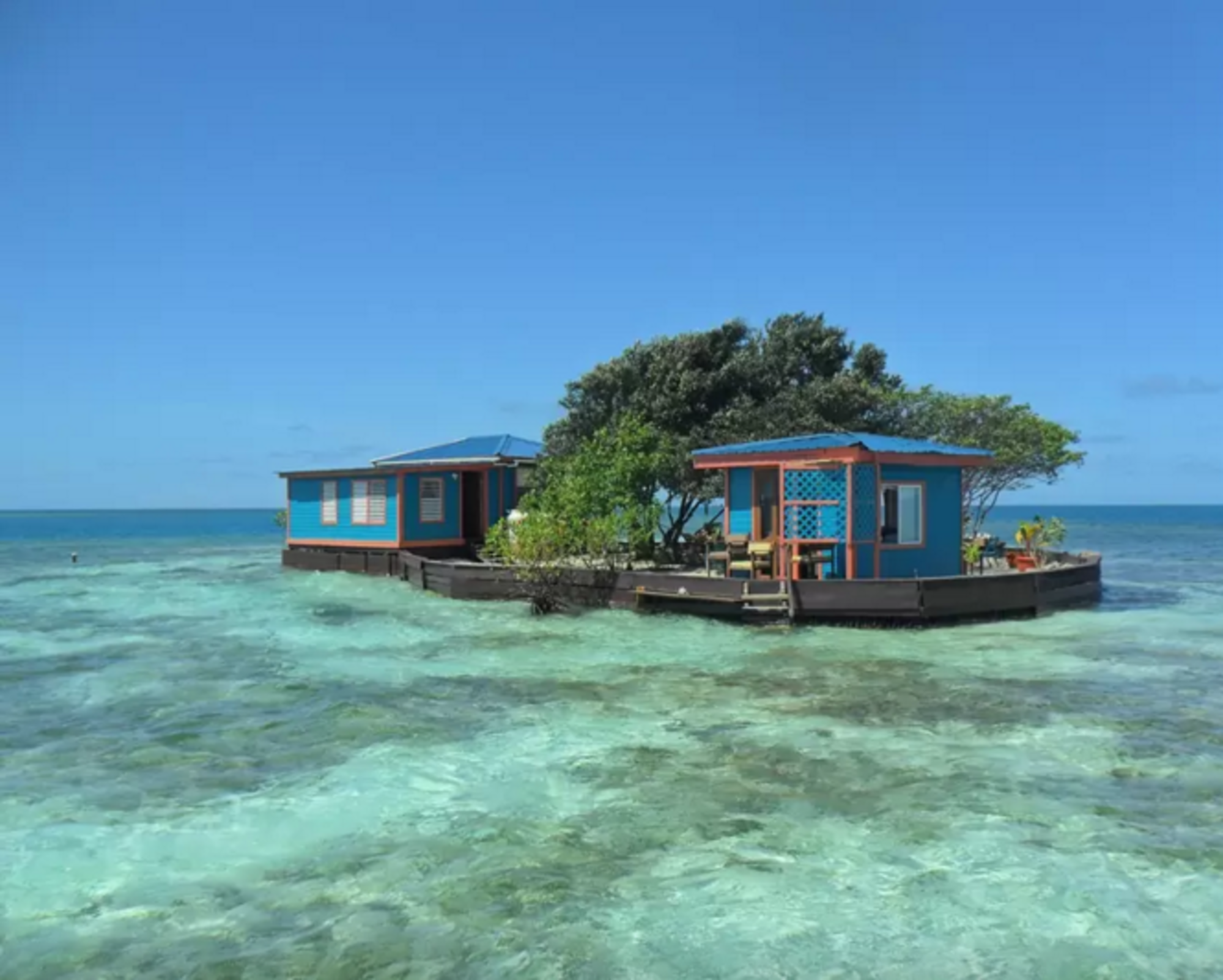 http://www.islands.com/private-islands-you-can-rent-on-airbnb-right-now?HgzRZgLd7Z0gJBhS.01