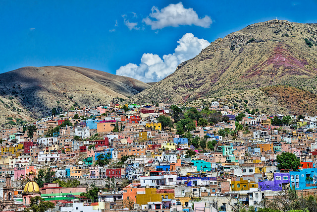 世界一カラフルな街並み！メキシコのグアナフアトがポップで美しい！